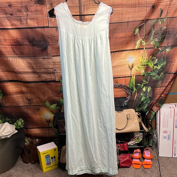 Blue Green Vintage Chemise with Empire Waist and A-Line Silhouette - Picture 3 of 8